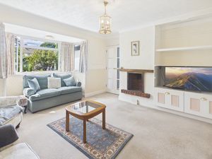 Living Room- click for photo gallery